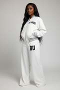 BE UNIQUE Varsity Set Three-Quarter View